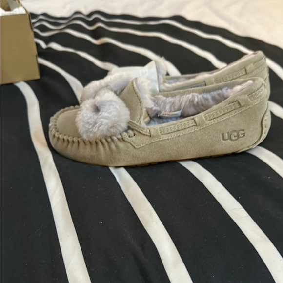 UGG Tan Suede Moccasin Slippers - Picture 1 of 5